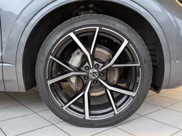VW Touareg 3.0TDI 4M R-Line VOLL Black 22  UPE 114T