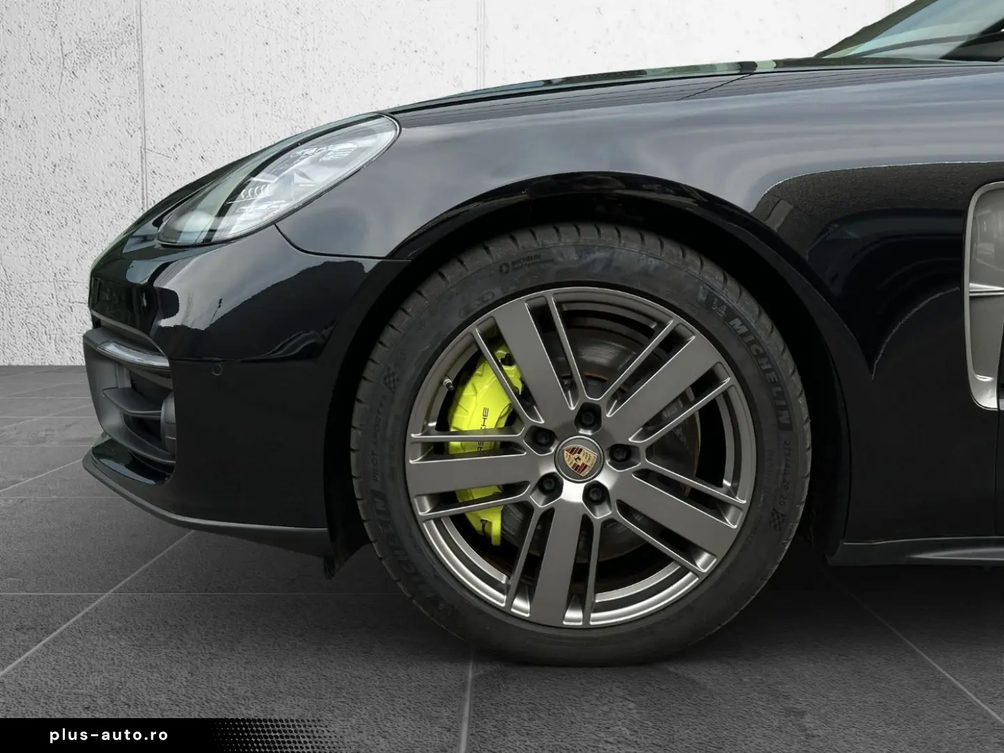 PORSCHE Panamera 4 E-Hybrid Platinum Edition 360  Head-U