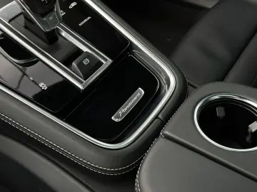 PORSCHE Panamera 4 E-Hybrid Platinum Edition 360  Head-U