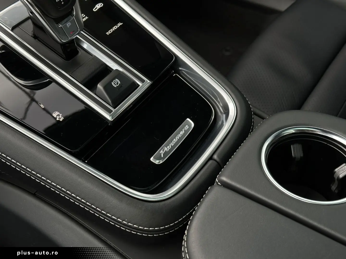 PORSCHE Panamera 4 E-Hybrid Platinum Edition 360  Head-U