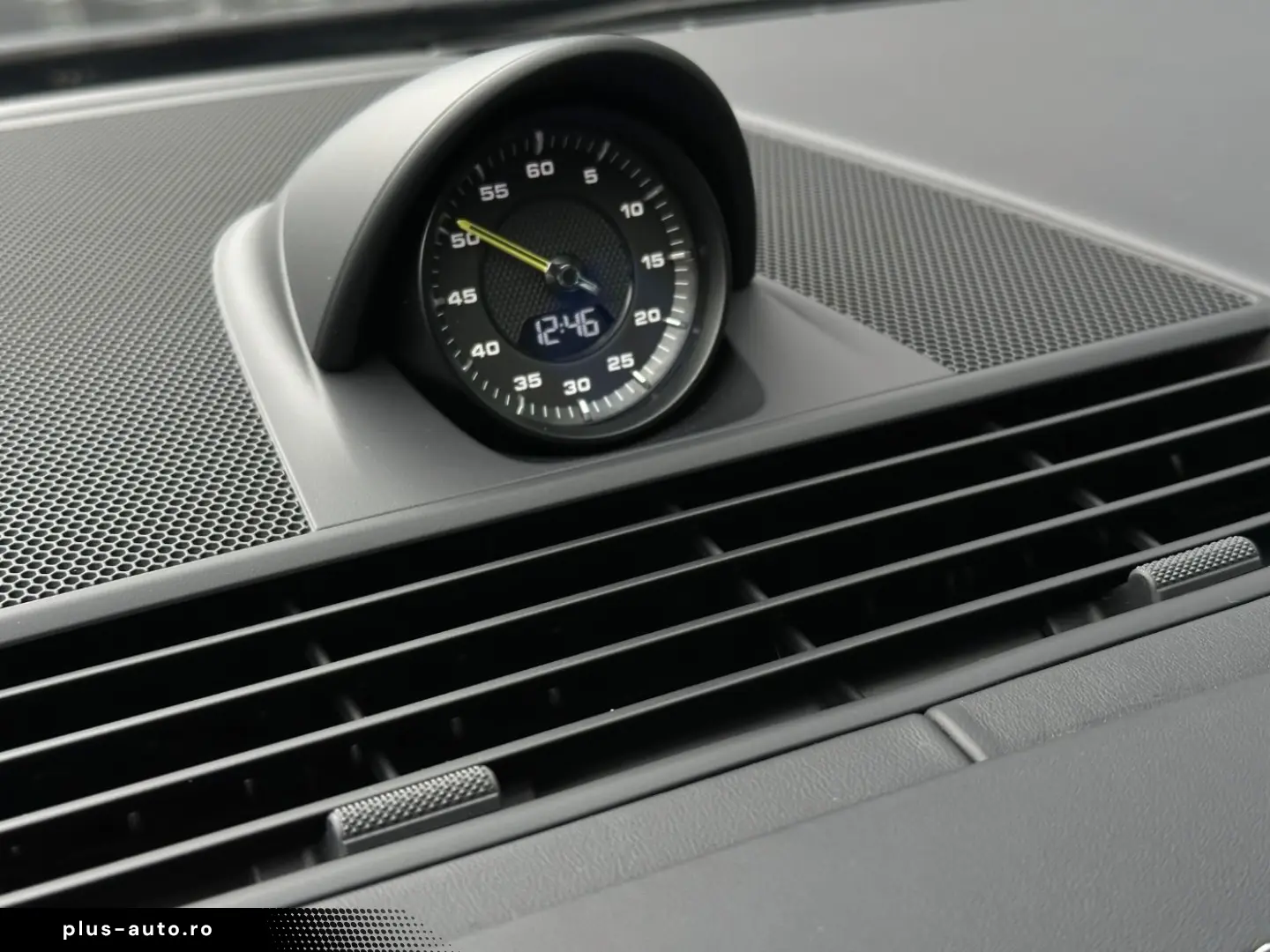 PORSCHE Panamera 4 E-Hybrid Platinum Edition 360  Head-U