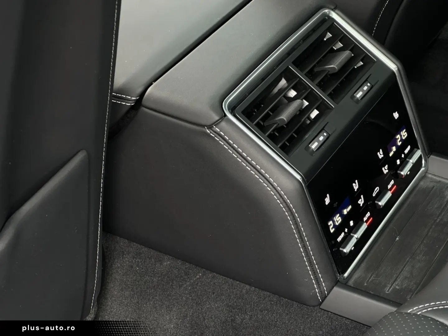 PORSCHE Panamera 4 E-Hybrid Platinum Edition 360  Head-U
