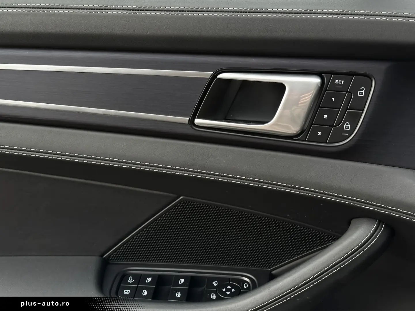 PORSCHE Panamera 4 E-Hybrid Platinum Edition 360  Head-U