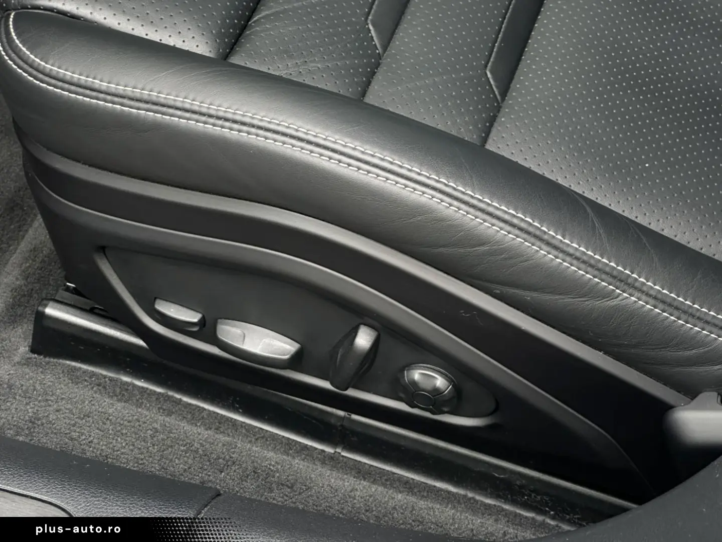 PORSCHE Panamera 4 E-Hybrid Platinum Edition 360  Head-U