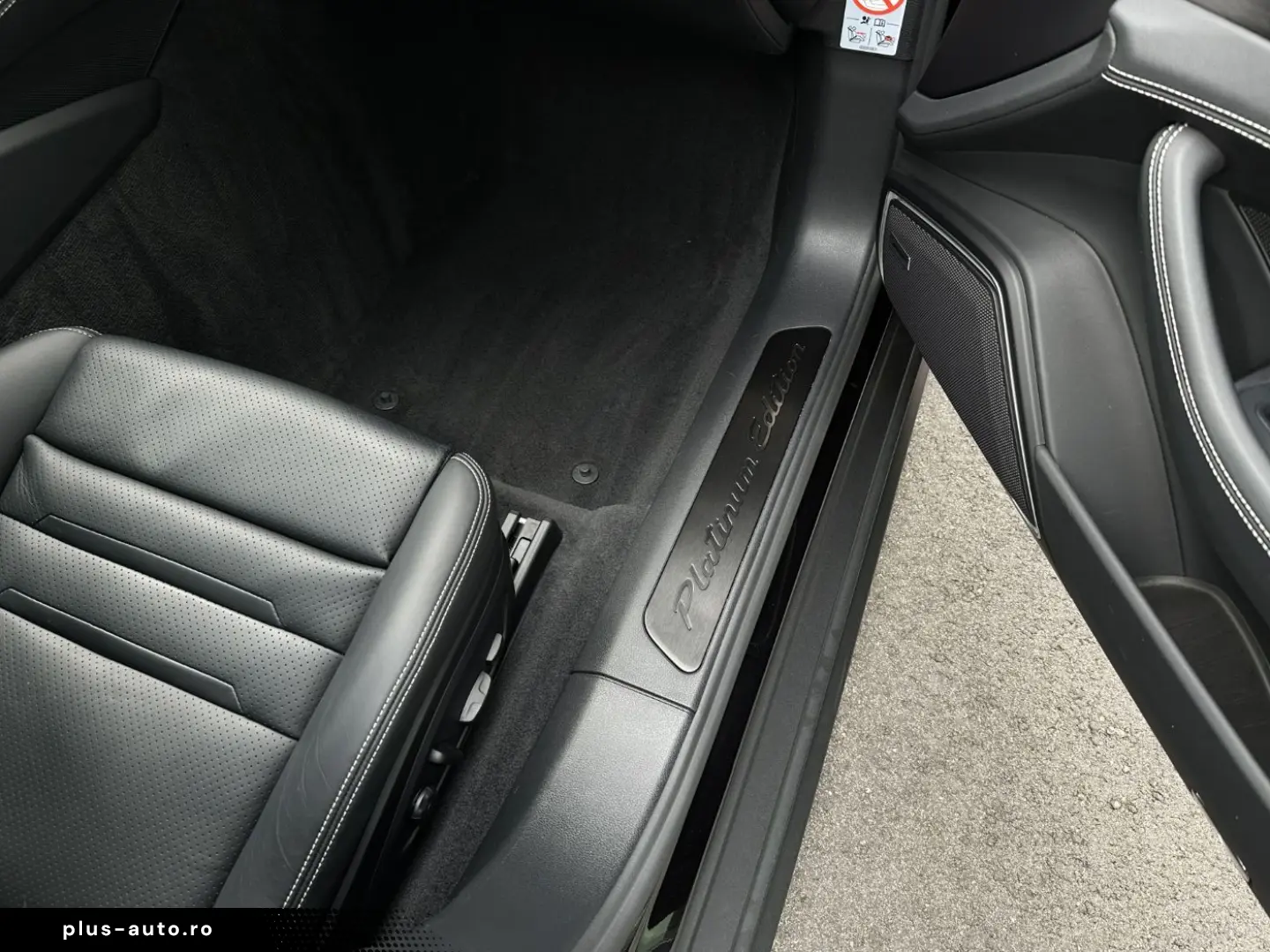 PORSCHE Panamera 4 E-Hybrid Platinum Edition 360  Head-U