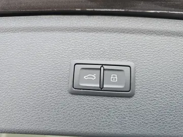 AUDI Q5 2.0 TDI quattro S tronic Design 163CP