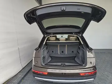 AUDI Q5 2.0 TDI quattro S tronic Design 163CP