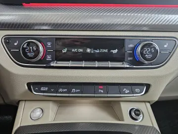 AUDI Q5 2.0 TDI quattro S tronic Design 163CP