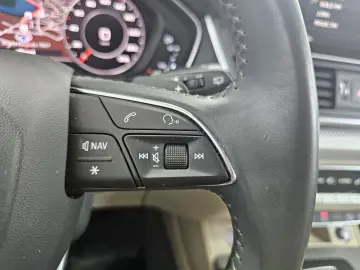 AUDI Q5 2.0 TDI quattro S tronic Design 163CP