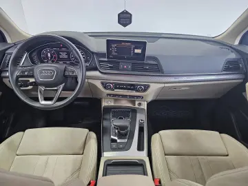 AUDI Q5 2.0 TDI quattro S tronic Design 163CP