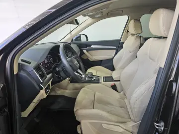 AUDI Q5 2.0 TDI quattro S tronic Design 163CP