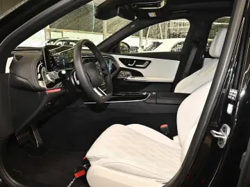 Mercedes-Benz E 400 e 4M AMG Premium    Pano