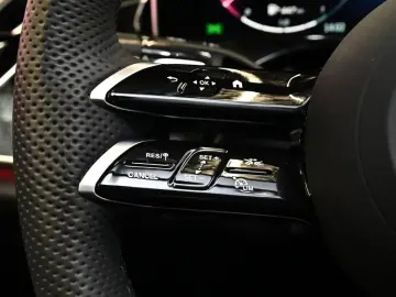 Mercedes-Benz E 400 e 4M AMG Premium    Pano
