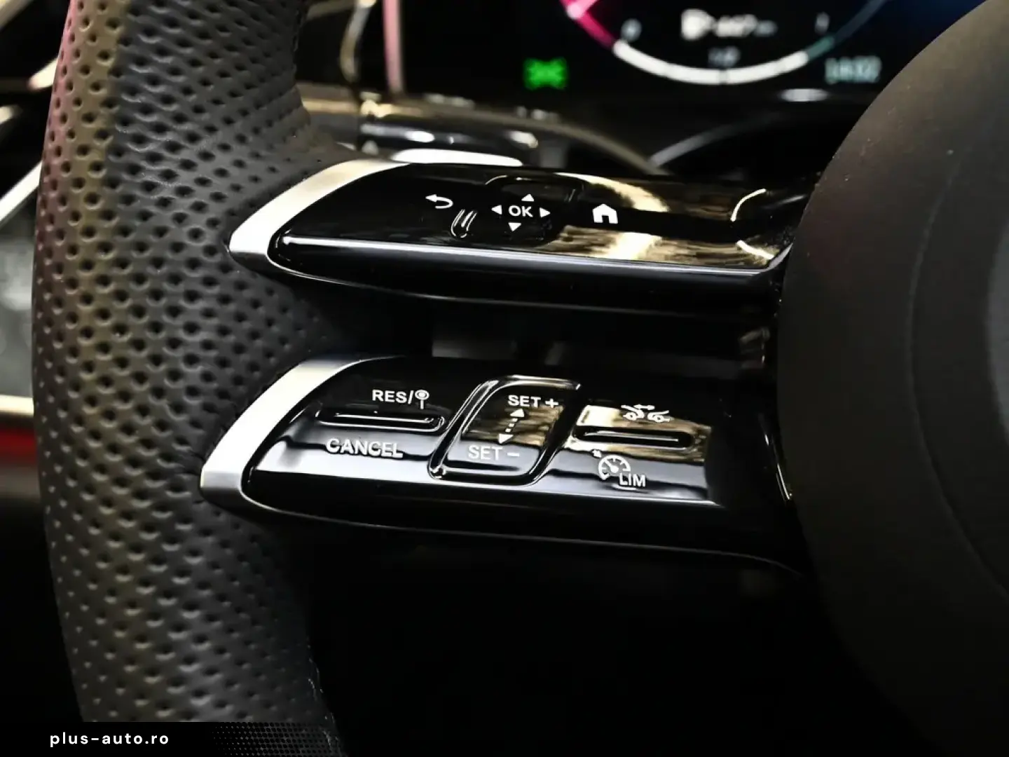 Mercedes-Benz E 400 e 4M AMG Premium    Pano