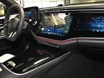Mercedes-Benz E 400 e 4M AMG Premium    Pano
