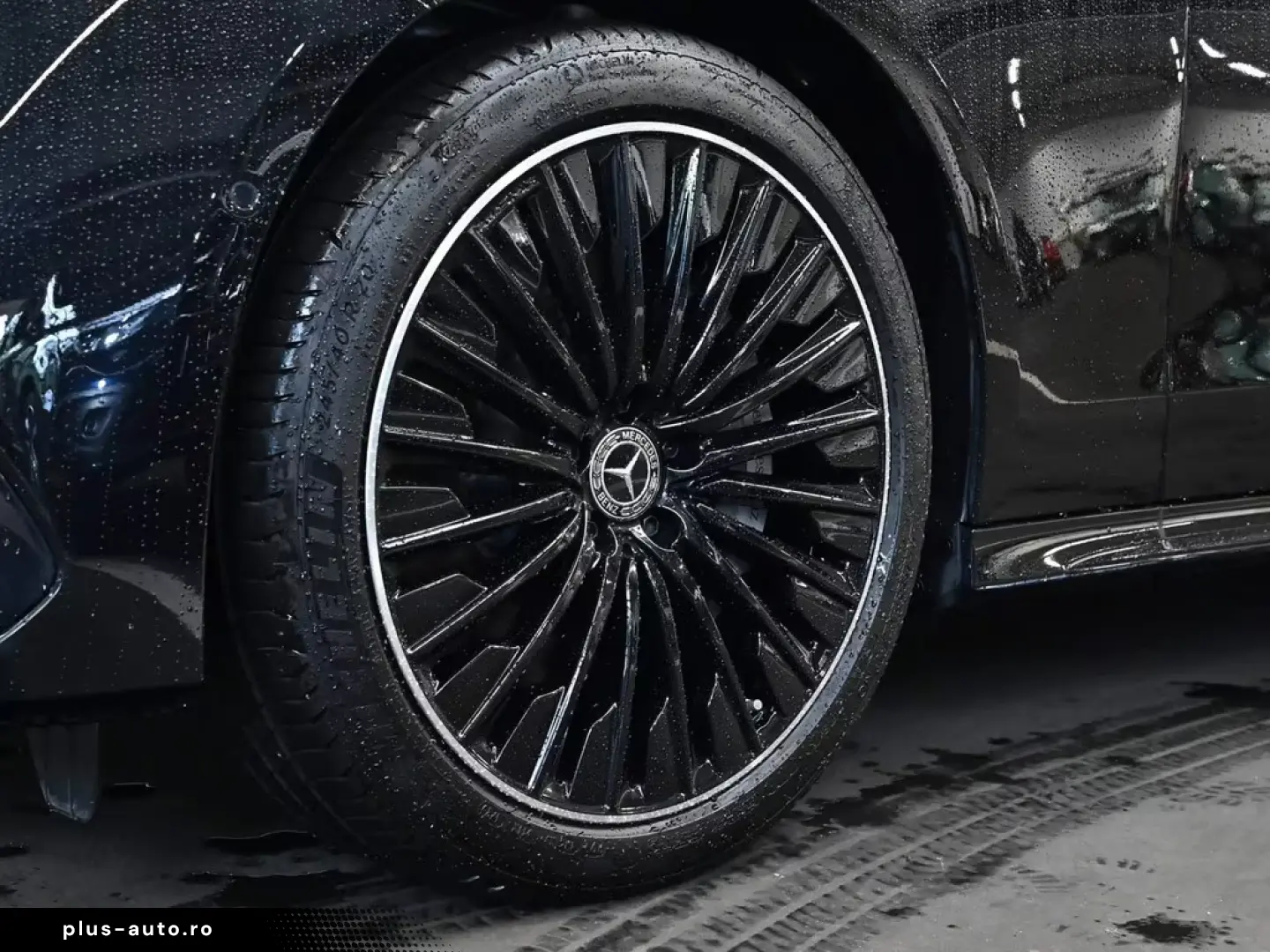 Mercedes-Benz E 400 e 4M AMG Premium    Pano
