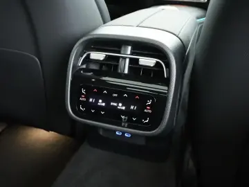 Mercedes-Benz E 400 e 4MATIC  360  Pano Amg Prem