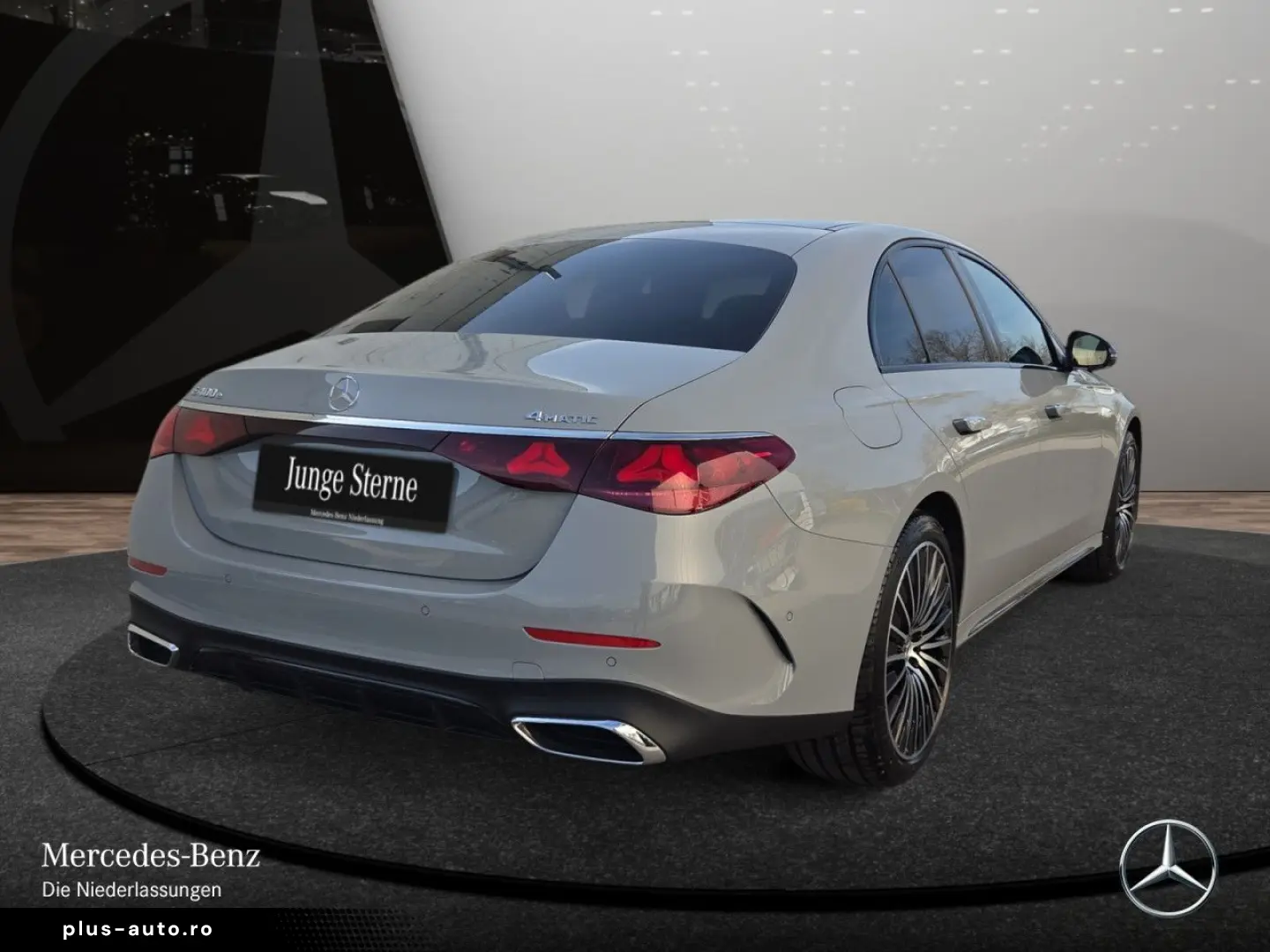 MERCEDES-BENZ E 400 e 4M AMG Prem  PANO NIGHT 20  Bur4D HUD