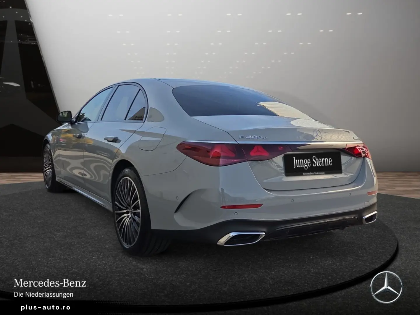 MERCEDES-BENZ E 400 e 4M AMG Prem  PANO NIGHT 20  Bur4D HUD
