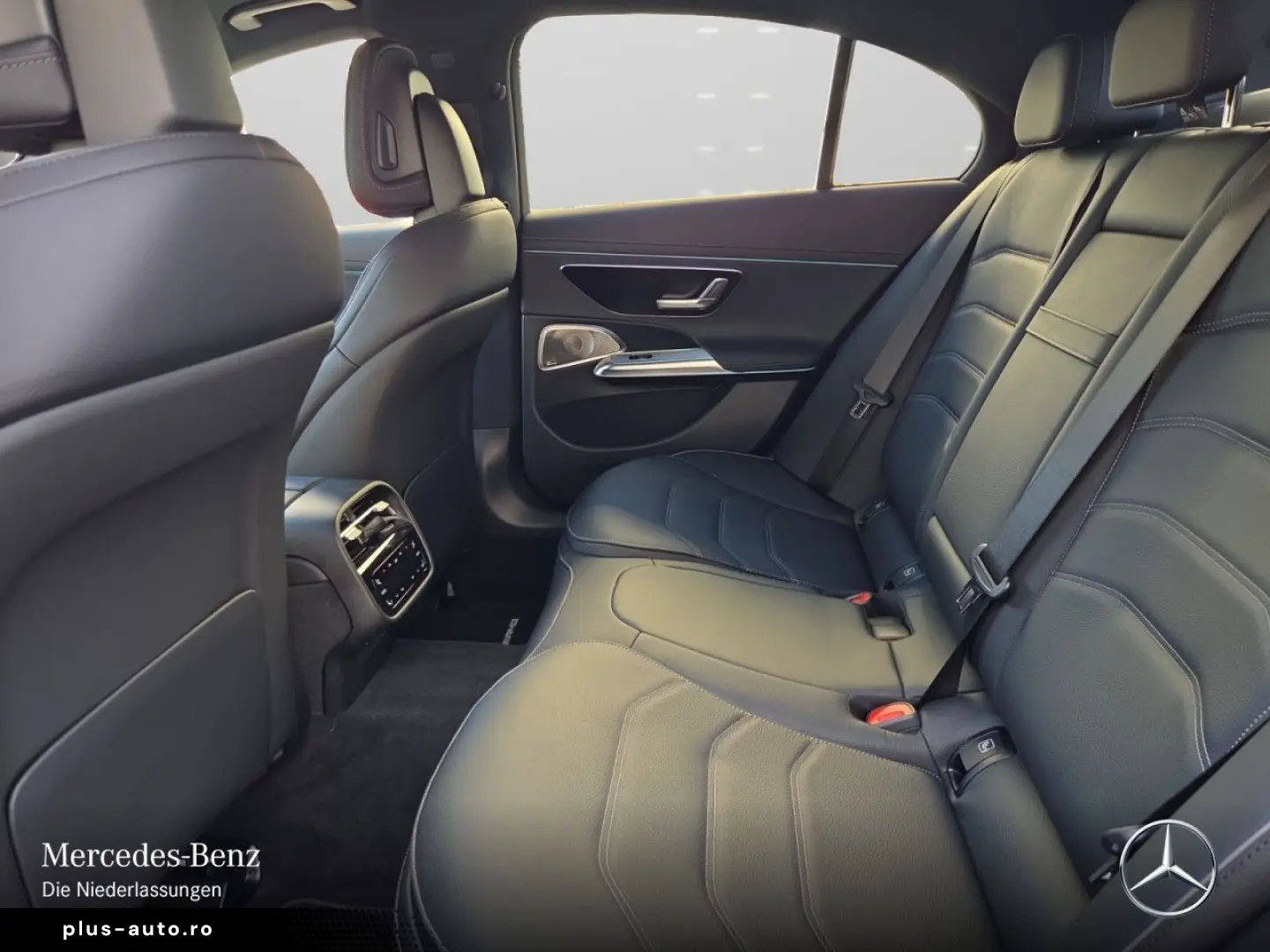 MERCEDES-BENZ E 400 e 4M AMG Prem  PANO NIGHT 20  Bur4D HUD