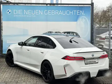 BMW M5 Limousine M-Drive-Pack B&W Carbon