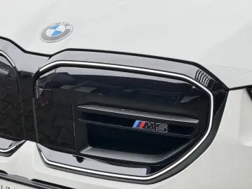 BMW M5 Limousine M-Drive-Pack B&W Carbon