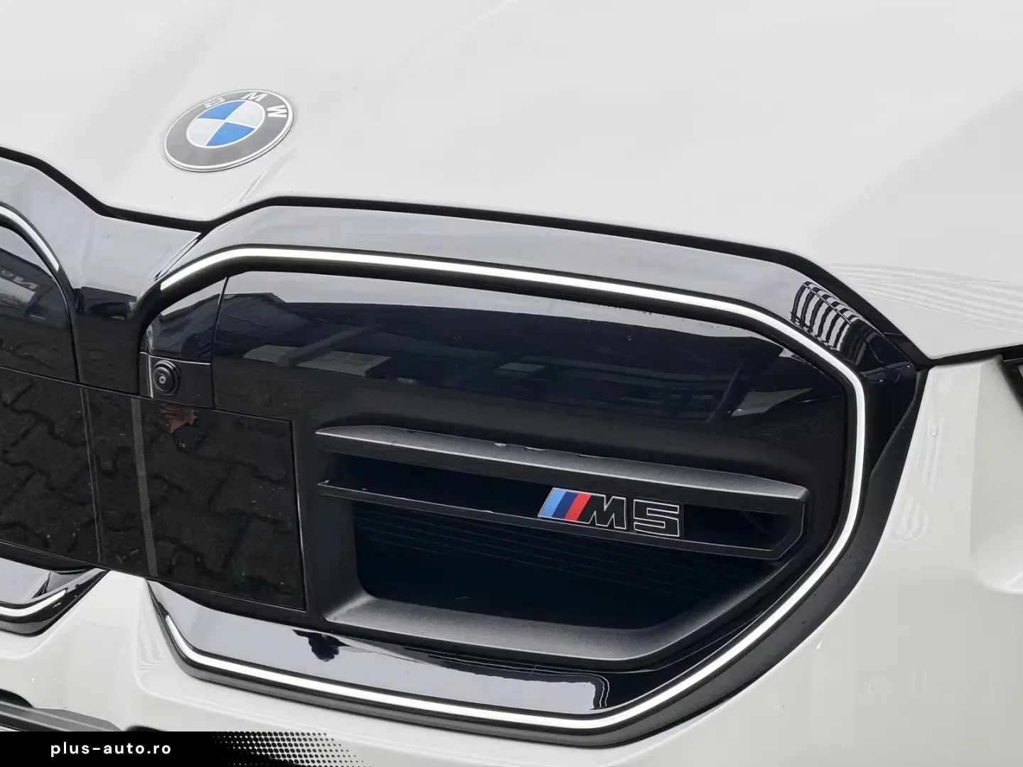 BMW M5 Limousine M-Drive-Pack B&W Carbon