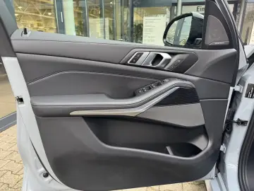 BMW X5 xDrive30d M Sport Pro 2-axle air susp 22  7-seater