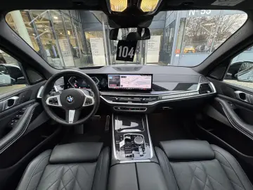 BMW X5 xDrive30d M Sport Pro 2-axle air susp 22  7-seater