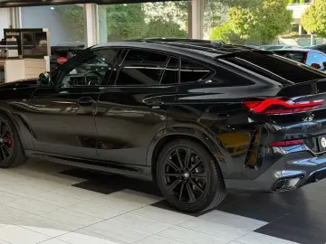 BMW X6 30 d xD M Sport Pano SKY HuD Luftf Massage