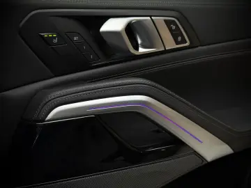 BMW X6 30 d xD M Sport Pano SKY HuD Luftf Massage