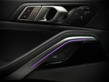 BMW X6 30 d xD M Sport Pano SKY HuD Luftf Massage