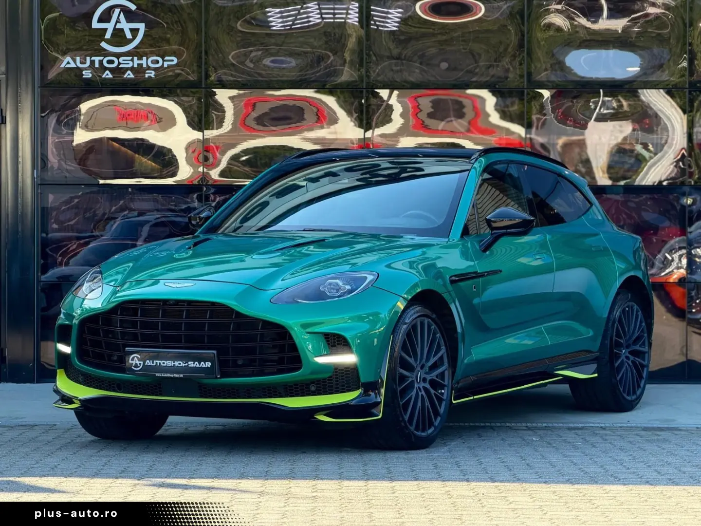 ASTON MARTIN DBX707 AMR23   Podium Green   Carbon Keramik