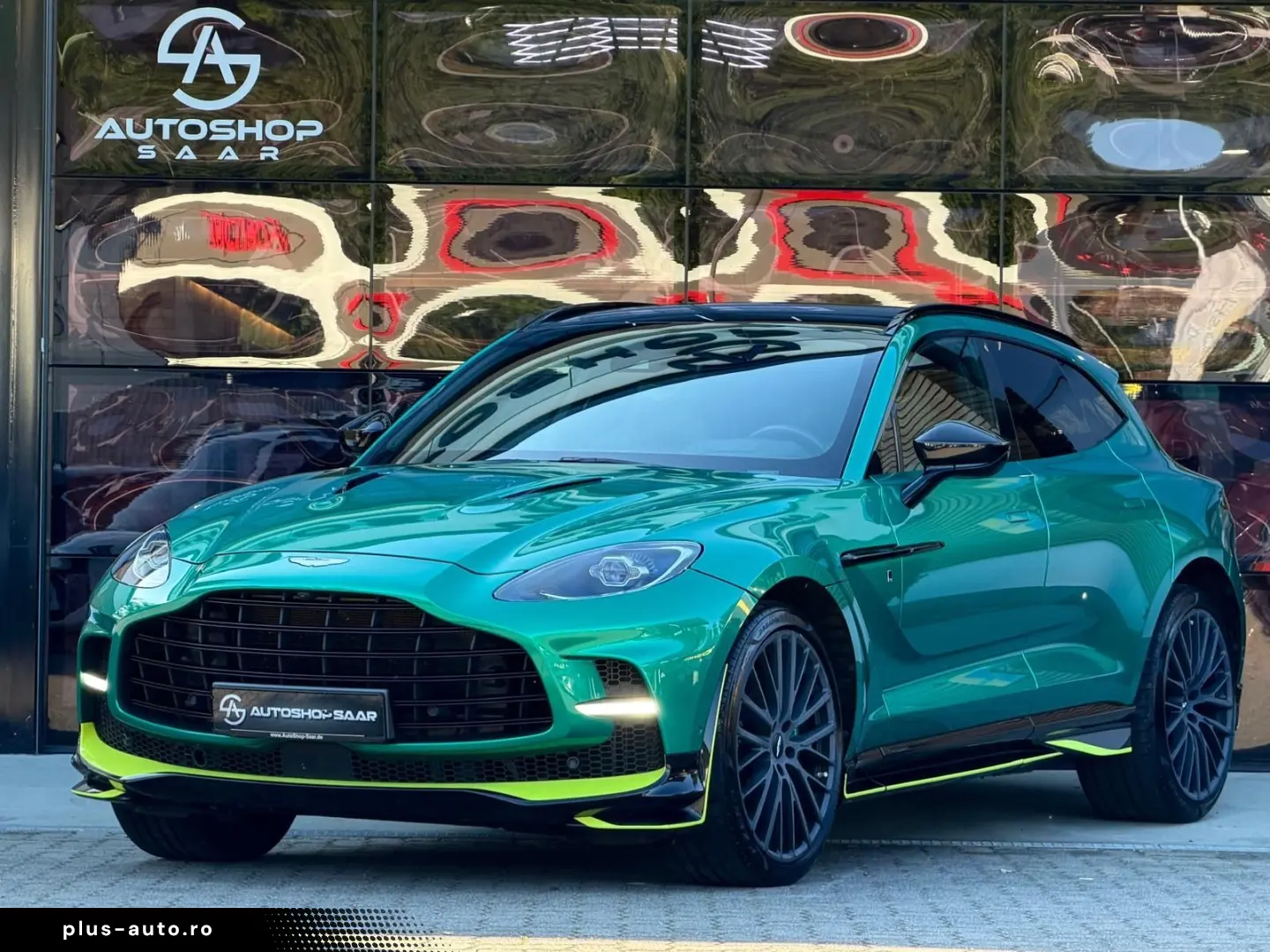 ASTON MARTIN DBX707 AMR23   Podium Green   Carbon Keramik