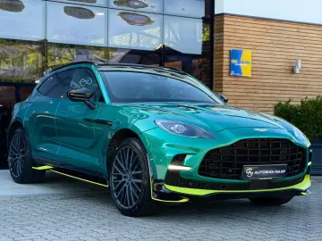 ASTON MARTIN DBX707 AMR23   Podium Green   Carbon Keramik