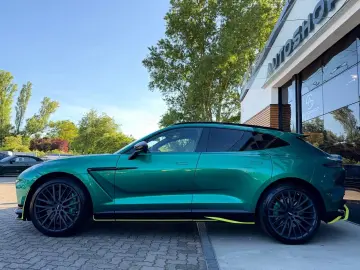 ASTON MARTIN DBX707 AMR23   Podium Green   Carbon Keramik