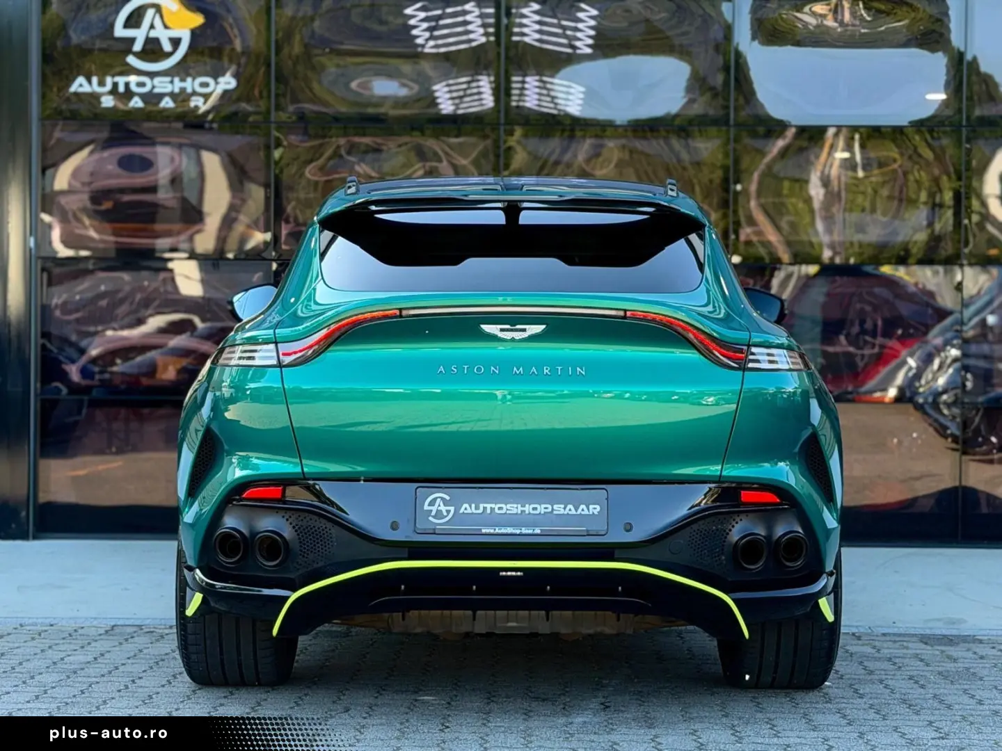 ASTON MARTIN DBX707 AMR23   Podium Green   Carbon Keramik