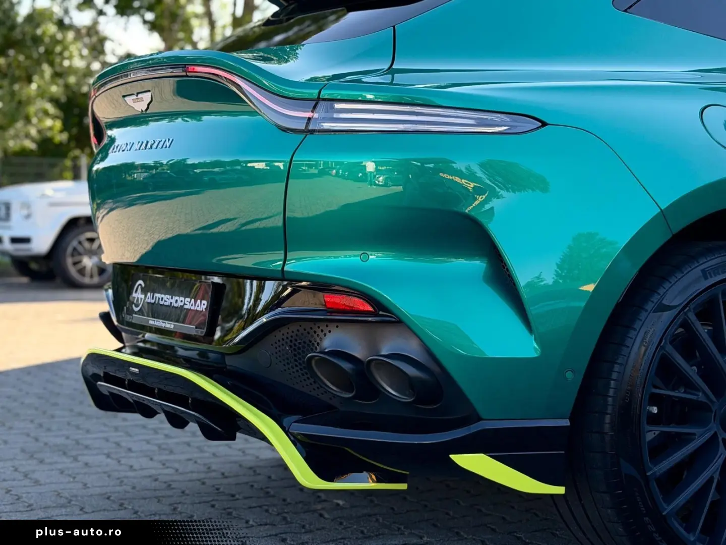 ASTON MARTIN DBX707 AMR23   Podium Green   Carbon Keramik