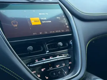 ASTON MARTIN DBX707 AMR23   Podium Green   Carbon Keramik