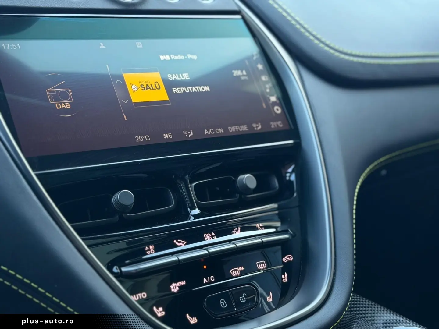 ASTON MARTIN DBX707 AMR23   Podium Green   Carbon Keramik