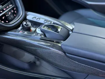 ASTON MARTIN DBX707 AMR23   Podium Green   Carbon Keramik