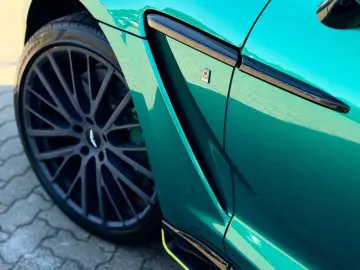 ASTON MARTIN DBX707 AMR23   Podium Green   Carbon Keramik