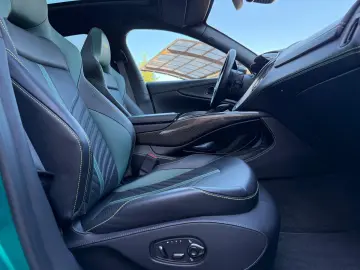 ASTON MARTIN DBX707 AMR23   Podium Green   Carbon Keramik