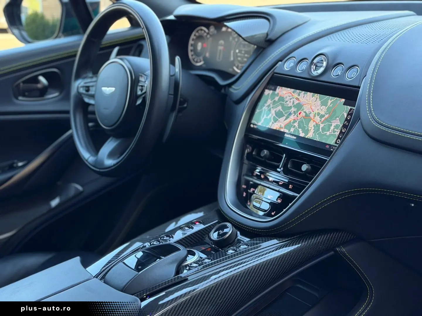 ASTON MARTIN DBX707 AMR23   Podium Green   Carbon Keramik