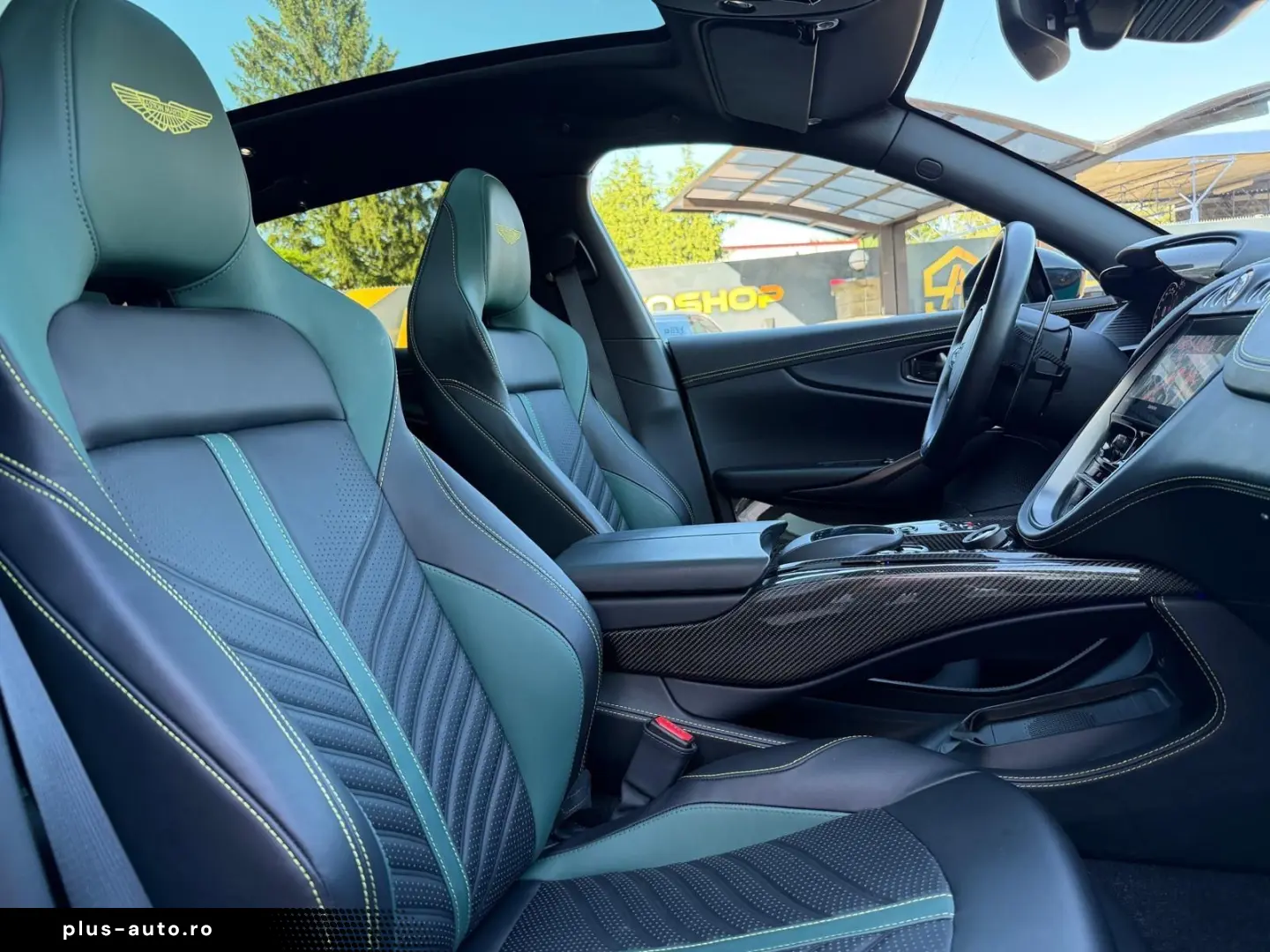 ASTON MARTIN DBX707 AMR23   Podium Green   Carbon Keramik