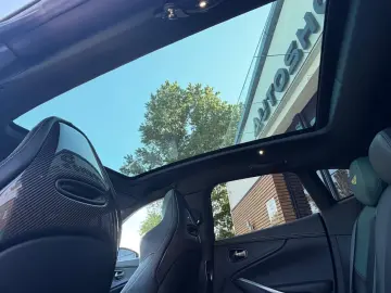 ASTON MARTIN DBX707 AMR23   Podium Green   Carbon Keramik