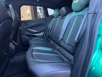 ASTON MARTIN DBX707 AMR23   Podium Green   Carbon Keramik