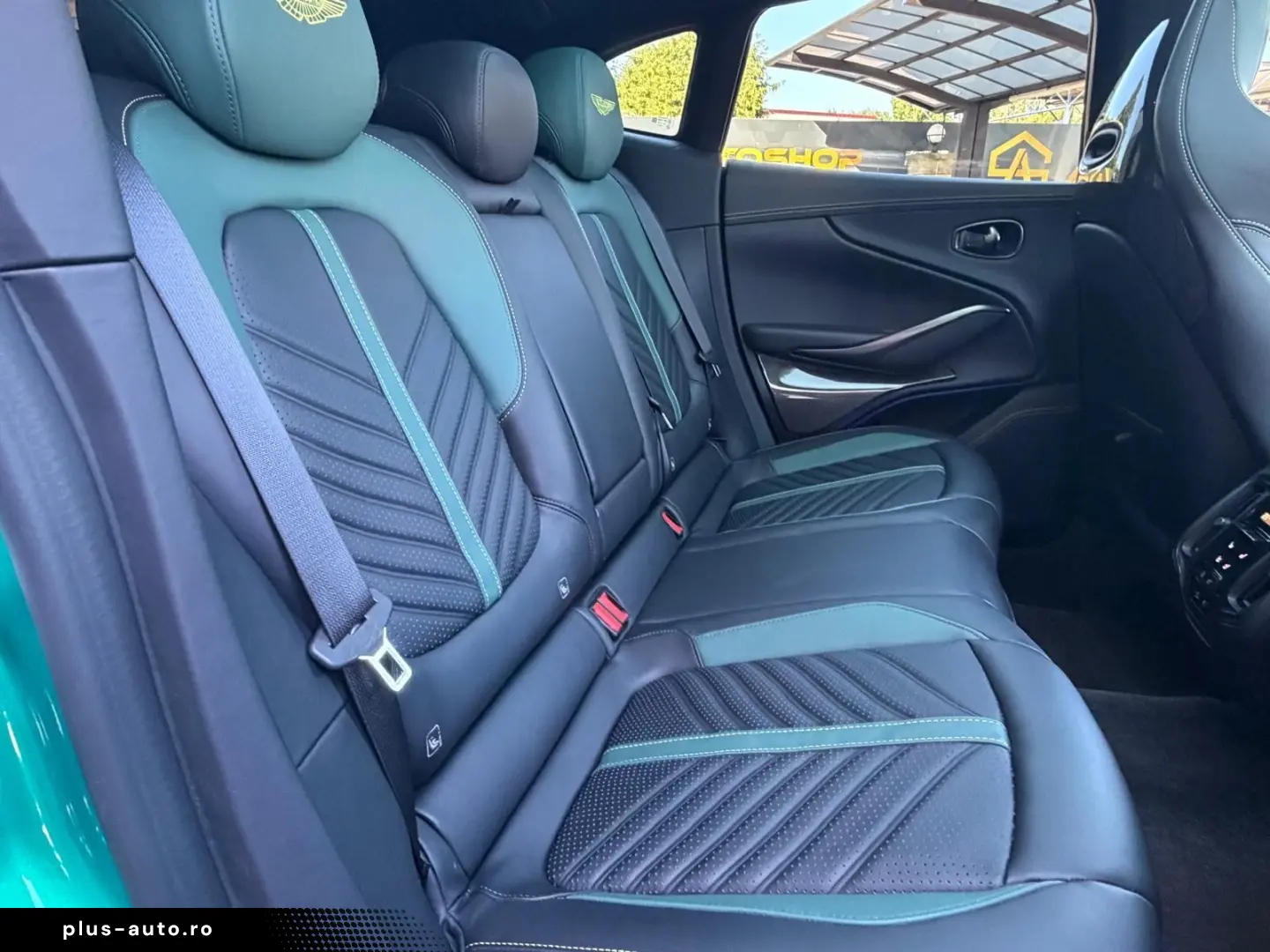 ASTON MARTIN DBX707 AMR23   Podium Green   Carbon Keramik