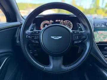 ASTON MARTIN DBX707 AMR23   Podium Green   Carbon Keramik