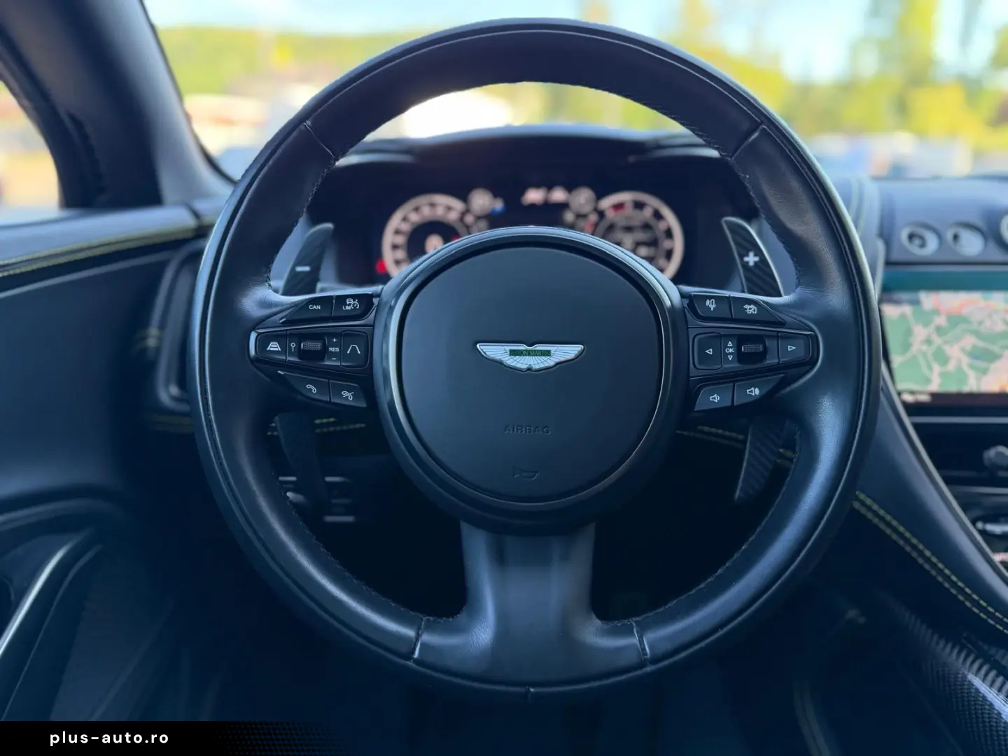 ASTON MARTIN DBX707 AMR23   Podium Green   Carbon Keramik